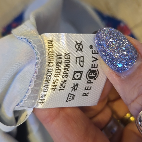 New Repreve Ecotec UPF 50+ Blue Floral Print Collared Quarter Zip Top - Picture 9 of 10